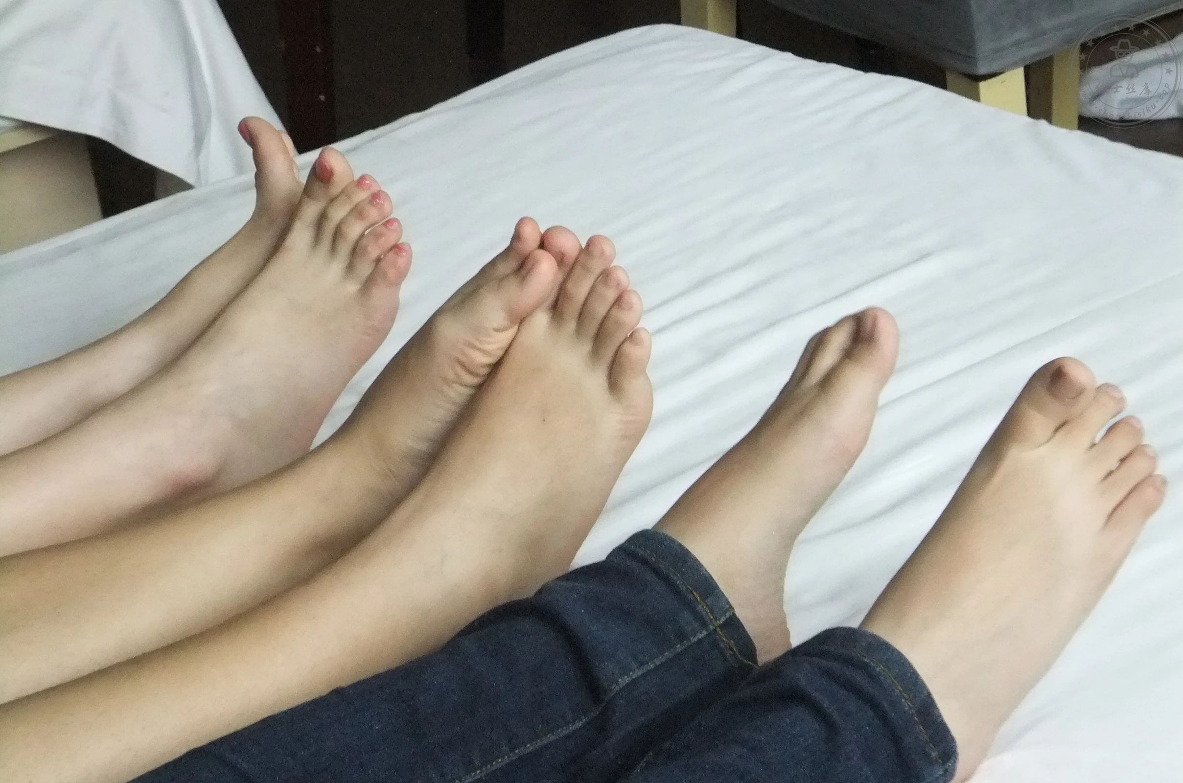 自由摄影 No.149 三人秀裸足[98P-152M]