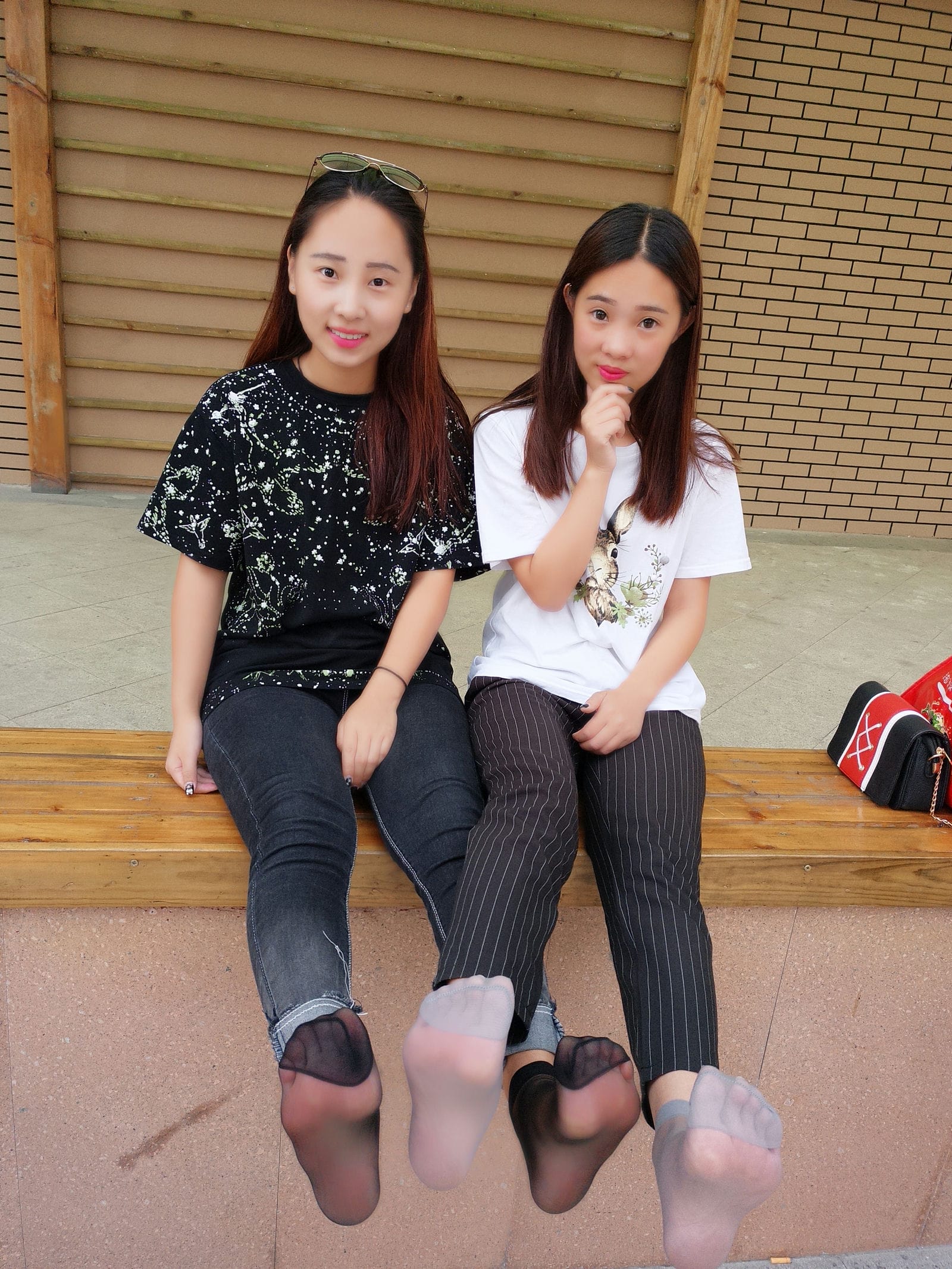 学妹校园寝室丝短袜美脚-第014期李润泽 [182P+498M]