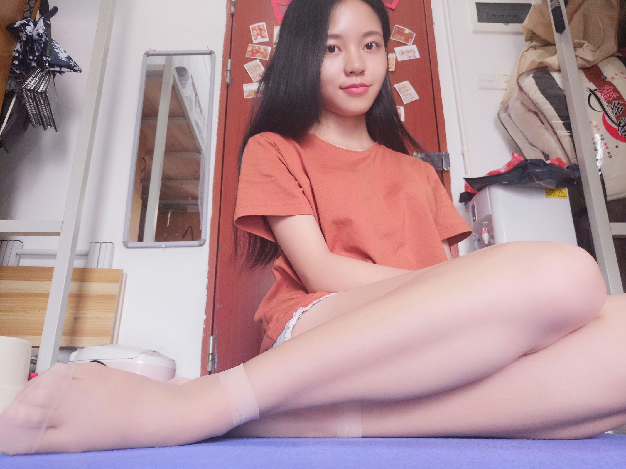 学妹校园寝室丝短袜美脚-第004期静静 [60P+86M]