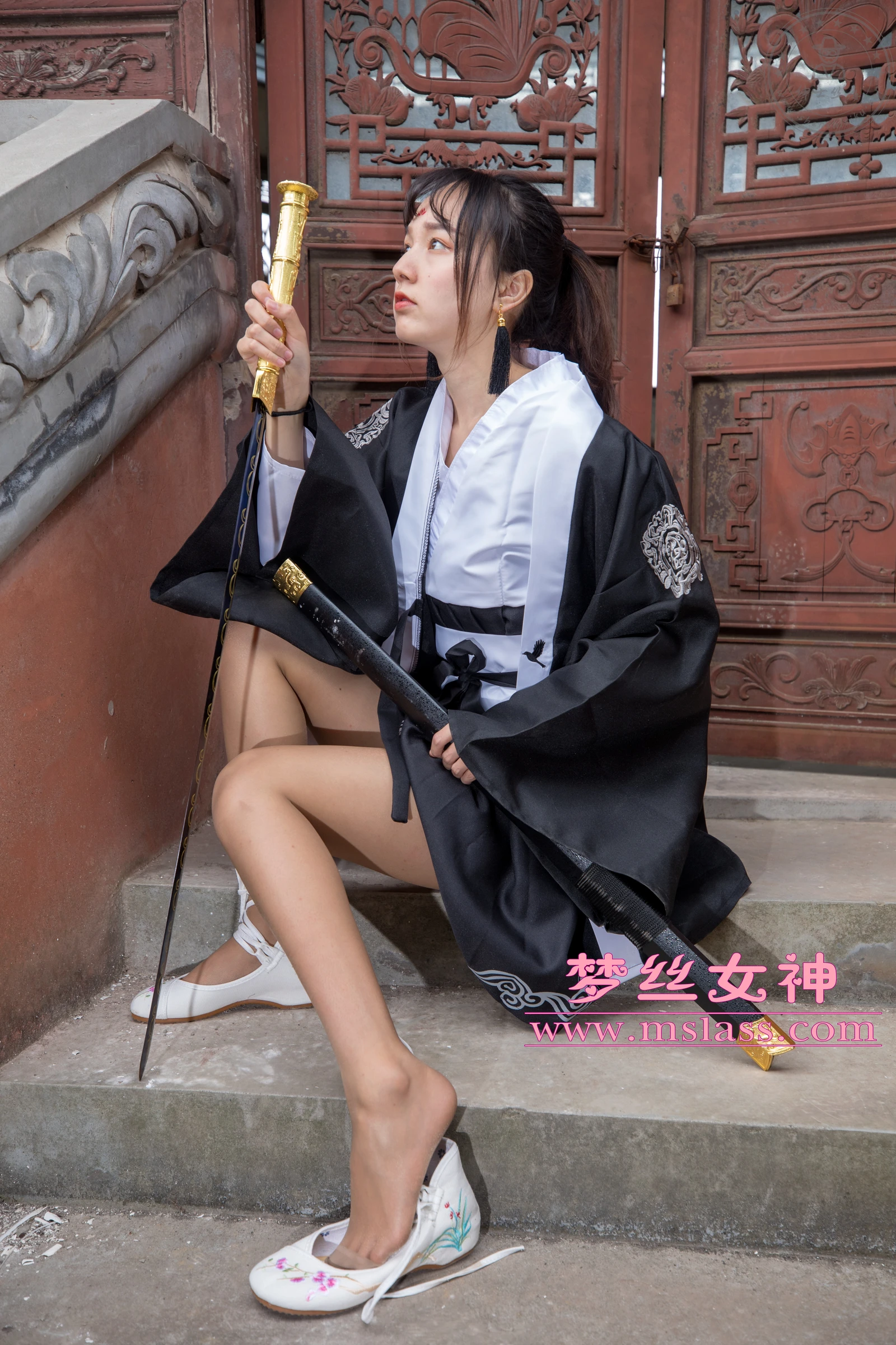 [MSLASS梦丝女神] 2019-05-02 NO.017 玥玥女侠之剑（上）[42+1P1V／749MB]