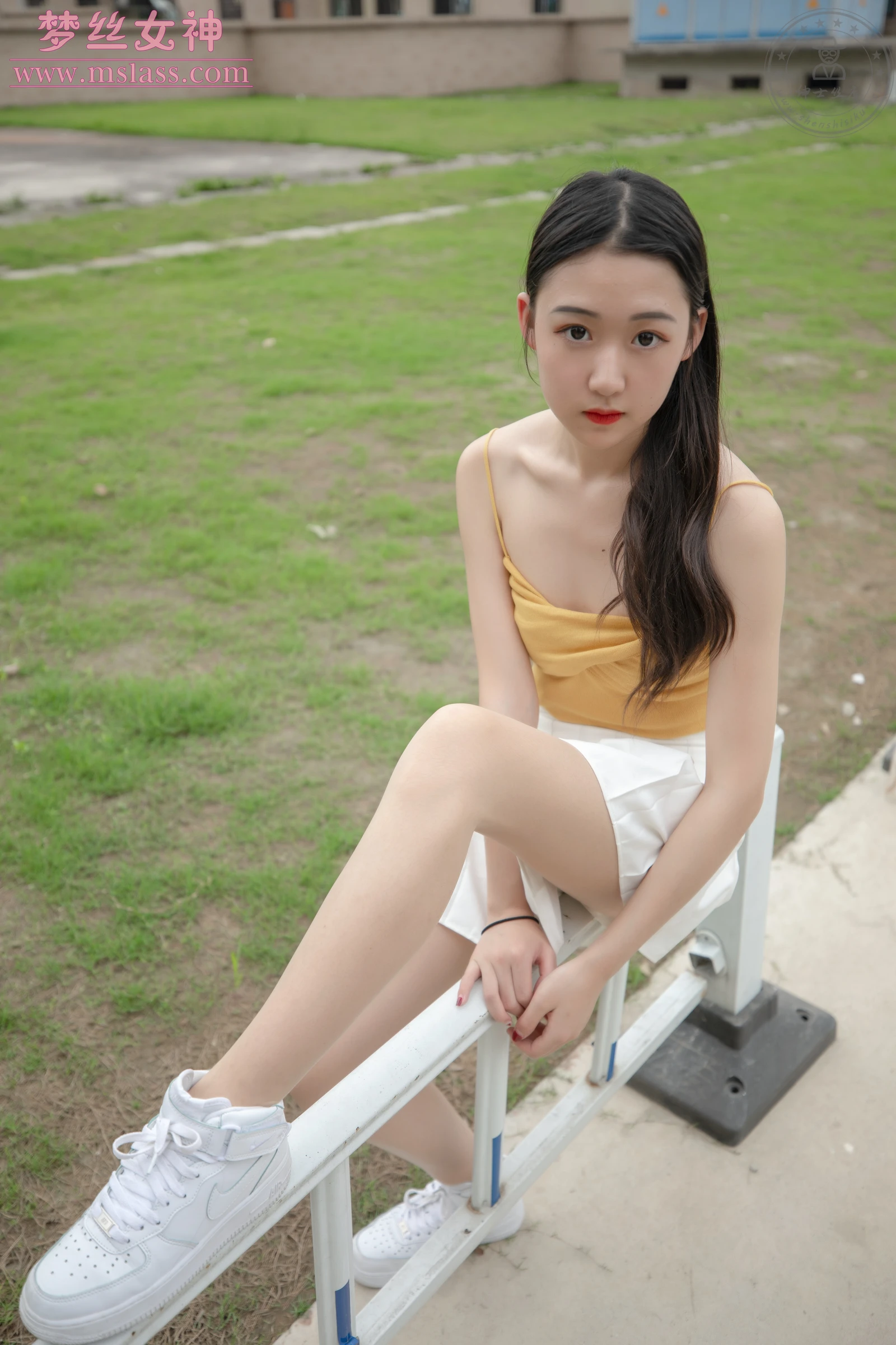 [MSLASS梦丝女神] 2019-06-26 NO.043 兮兮 庄园的小甜心 [72+1P／343MB]