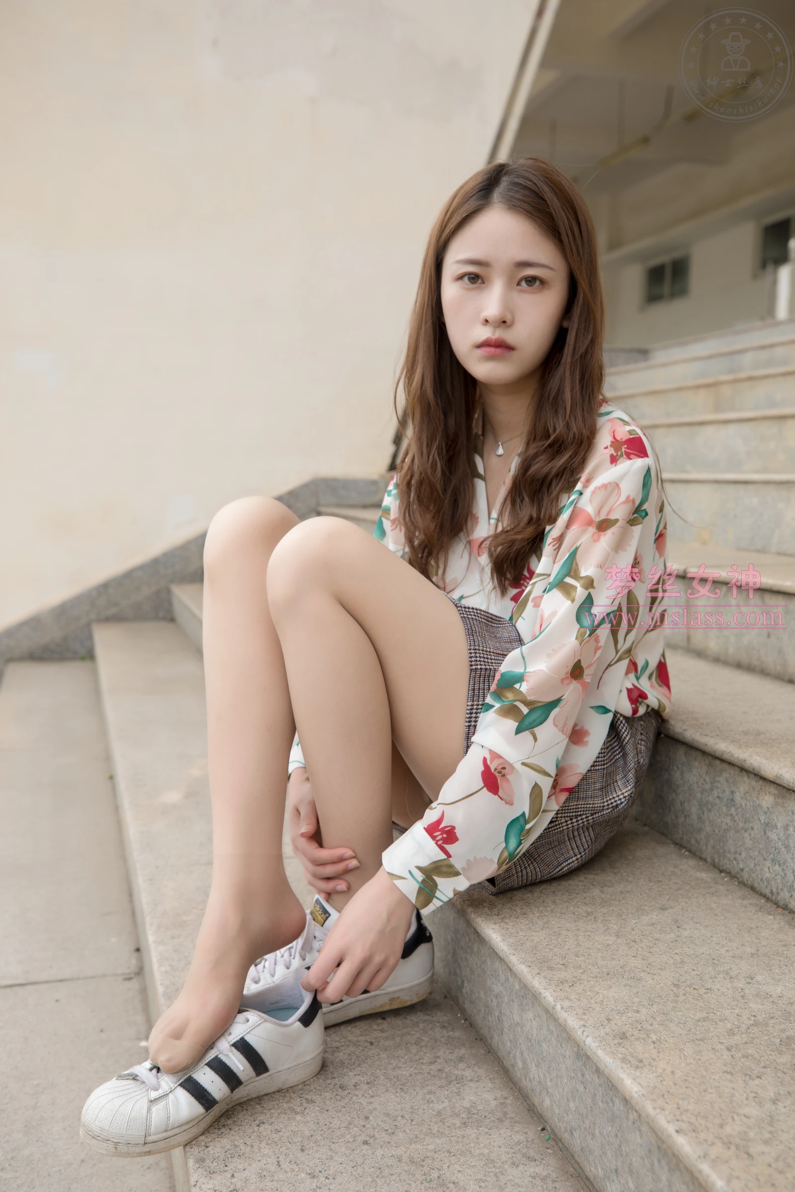 [MSLASS梦丝女神] 2019-05-20 NO.027 魏婷婷 宿楼丝袜玉足女神 [67+1P1V／995MB]